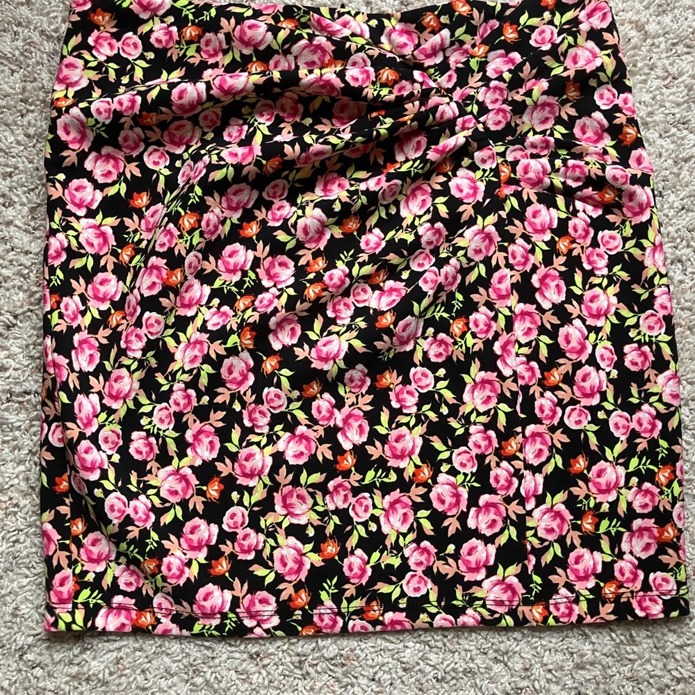 Zara Floral Mini Skirt in Black and Pink